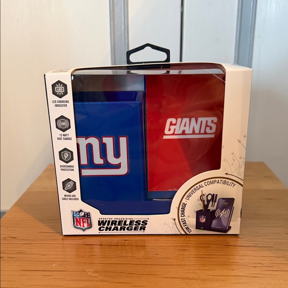 New NFL NY Giants Wireless Desktop Charger with Team Logo